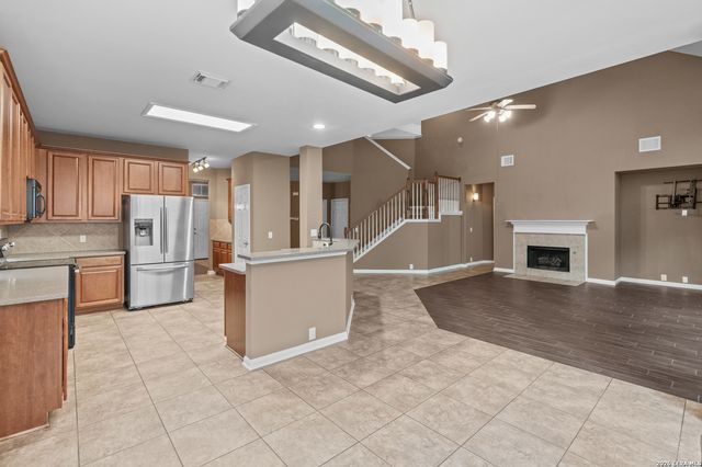 1519 Lookout Pt, San Antonio, TX 78260