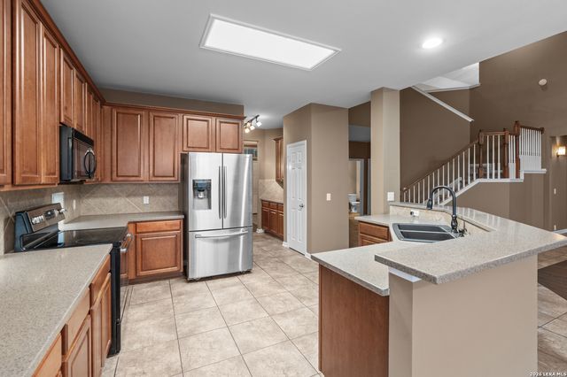 1519 Lookout Pt, San Antonio, TX 78260