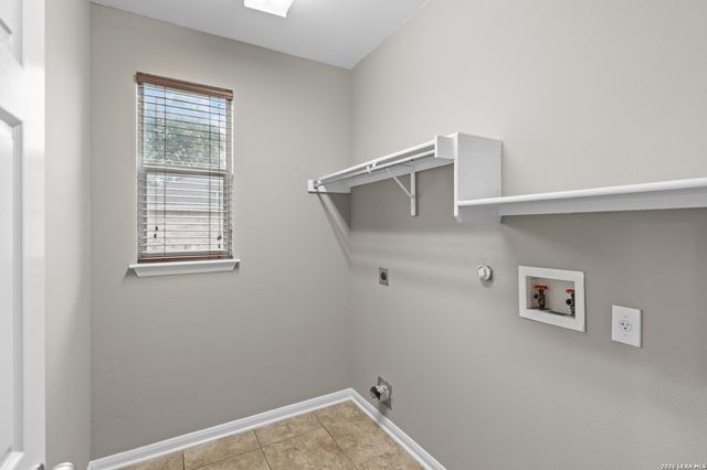 1519 Lookout Pt, San Antonio, TX 78260