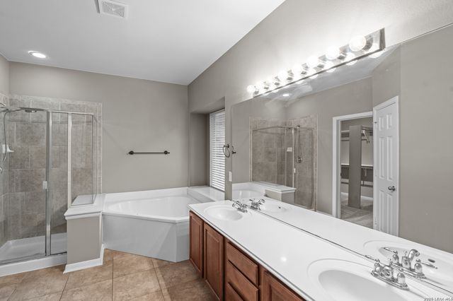 1519 Lookout Pt, San Antonio, TX 78260