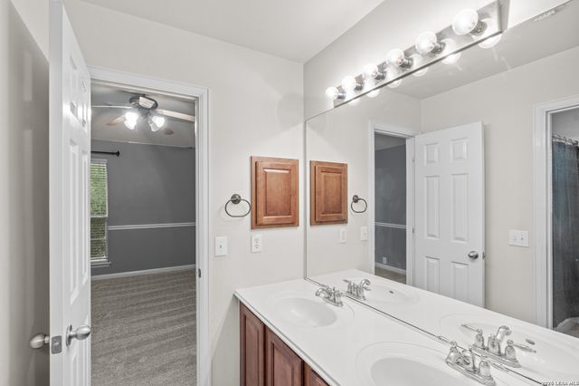 1519 Lookout Pt, San Antonio, TX 78260