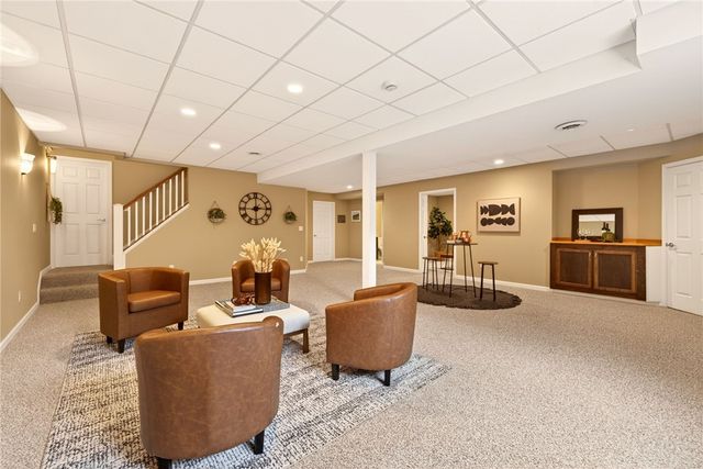 1345 Ashwood Ln, Victor, NY 14546
