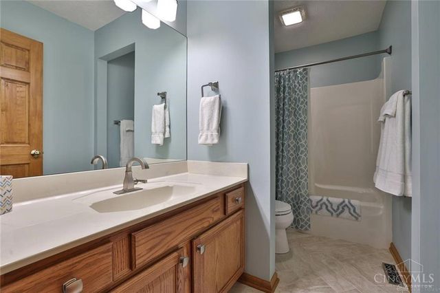 220 Denwood Trail, Englewood, OH 45315