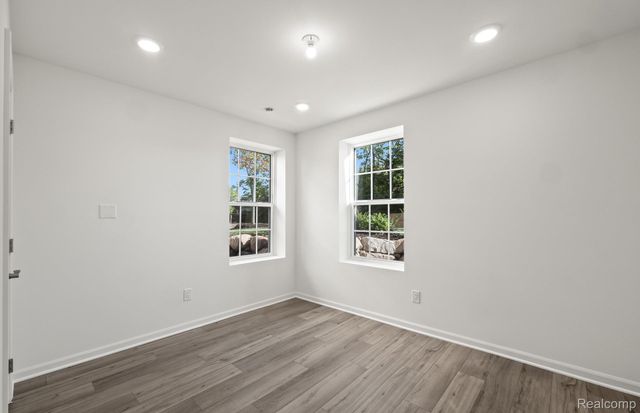 333 N Sydney Court, Plymouth, MI 48170