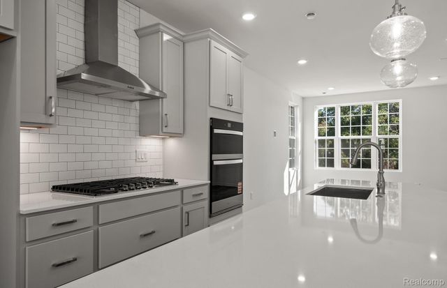 333 N Sydney Court, Plymouth, MI 48170