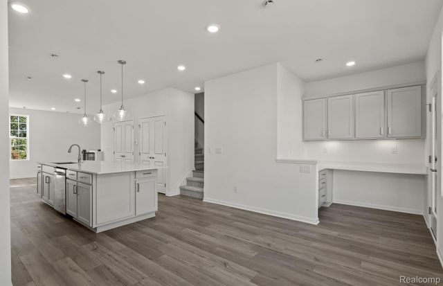 333 N Sydney Court, Plymouth, MI 48170