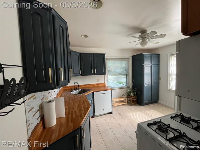 3102 N Blair Avenue, Royal Oak, MI 48073