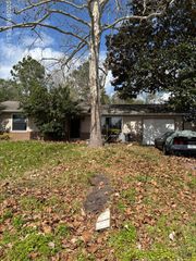 1807 SHANNON LAKE Drive, Middleburg, FL 32068