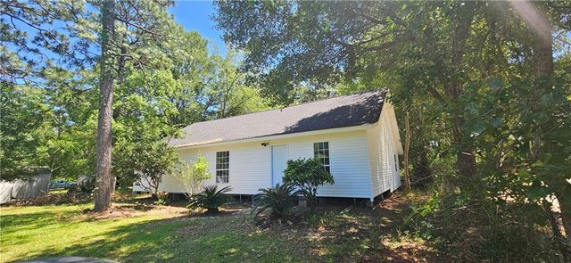 8825 Hunters Pointe Drive S, Theodore, AL 36582