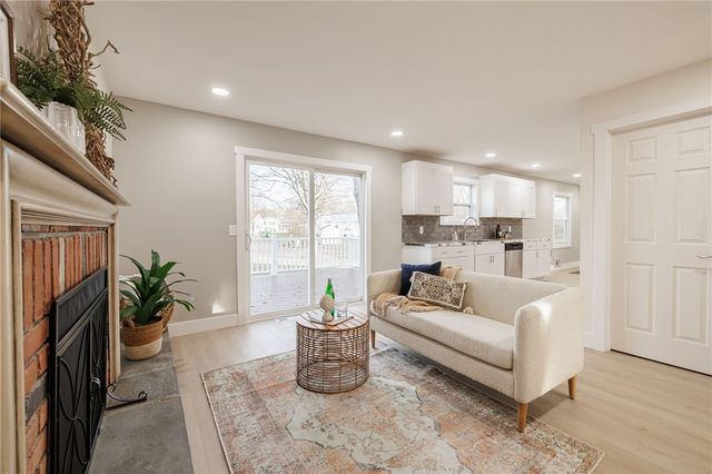 36 Round Hill Road, Henrietta, NY 14467