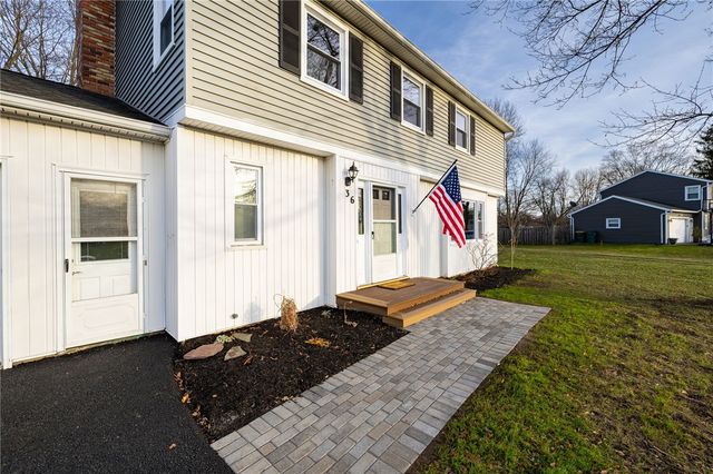 36 Round Hill Road, Henrietta, NY 14467