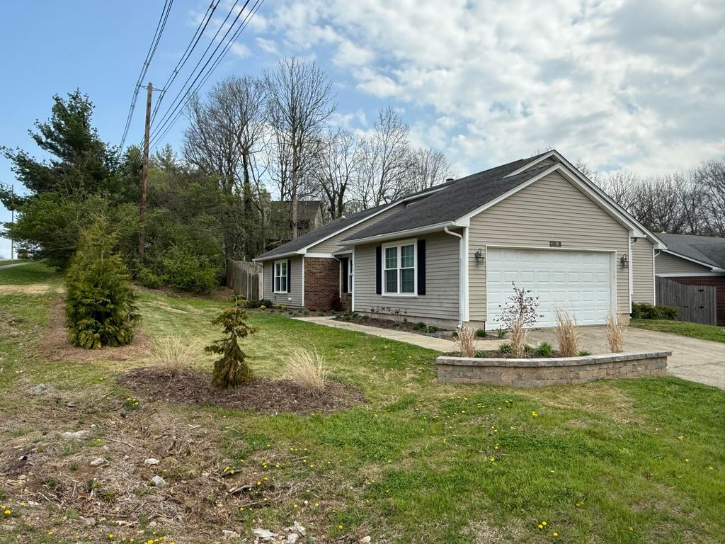 4193 Weber Way, Lexington, KY 40514