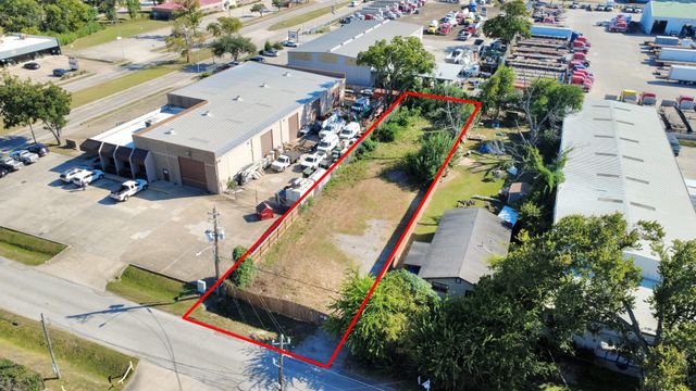 5717 Centralcrest St, Houston, TX 77092