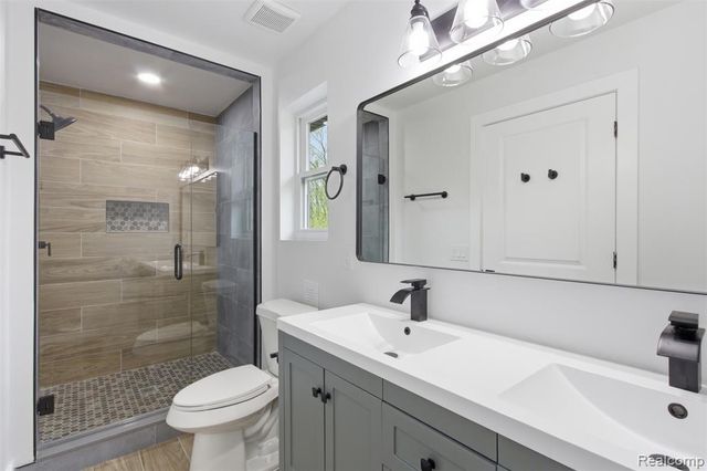 19377 Brentwood Street, Livonia, MI 48152