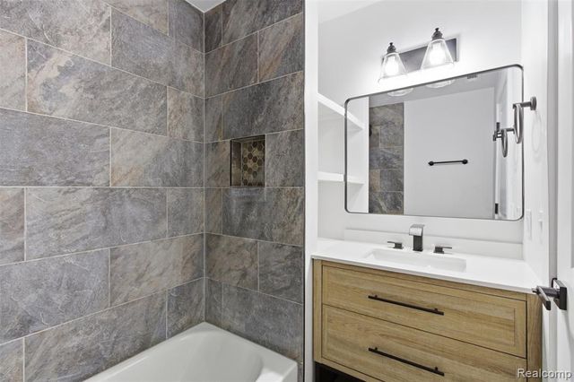 19377 Brentwood Street, Livonia, MI 48152