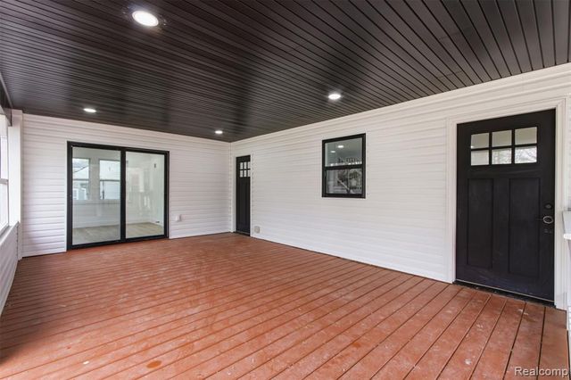 19377 Brentwood Street, Livonia, MI 48152