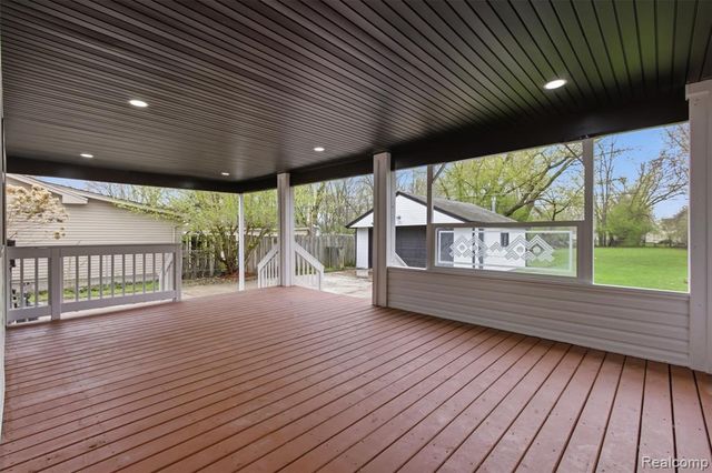 19377 Brentwood Street, Livonia, MI 48152