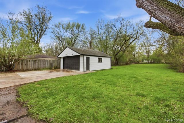 19377 Brentwood Street, Livonia, MI 48152