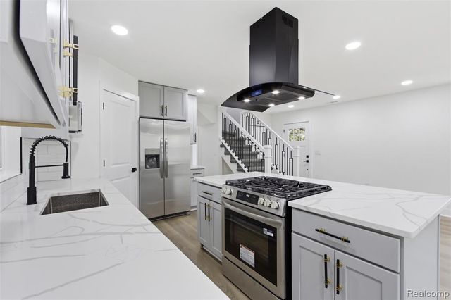 19377 Brentwood Street, Livonia, MI 48152