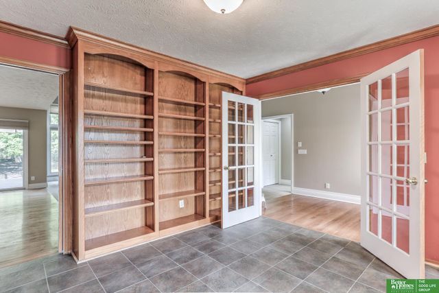 6114 S 157th Street, Omaha, NE 68135