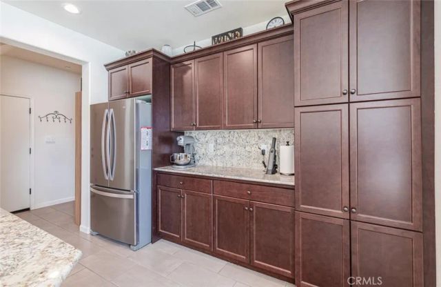 1115 Sanders Avenue, Clovis, CA 93619