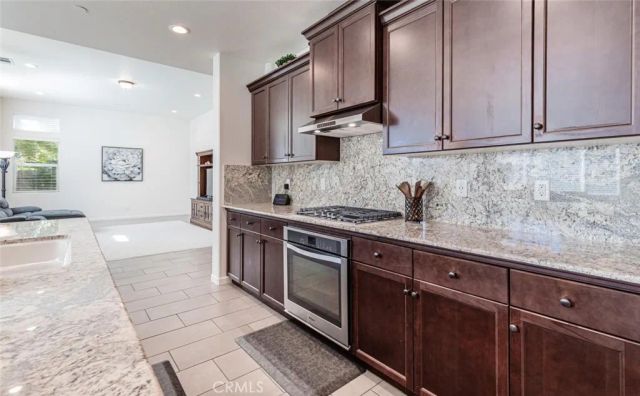1115 Sanders Avenue, Clovis, CA 93619