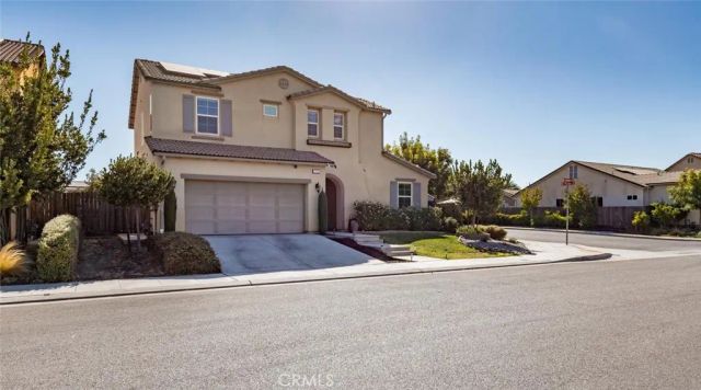1115 Sanders Avenue, Clovis, CA 93619