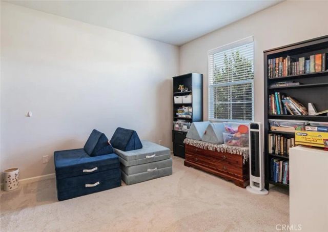 1115 Sanders Avenue, Clovis, CA 93619