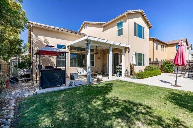 1115 Sanders Avenue, Clovis, CA 93619