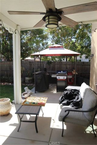 1115 Sanders Avenue, Clovis, CA 93619