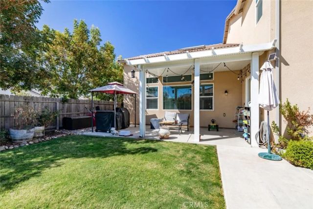 1115 Sanders Avenue, Clovis, CA 93619
