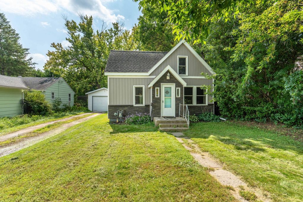 314 E Cecil Avenue, Fergus Falls, MN 56537