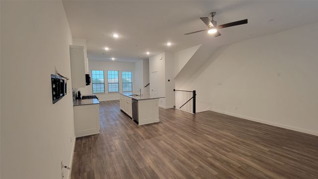 2739 Levee Lane, Lewisville, TX 75067