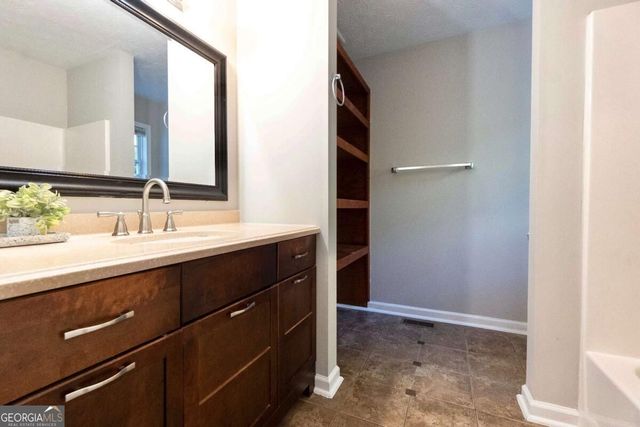 5507 Riverside Drive, Sugar Hill, GA 30518