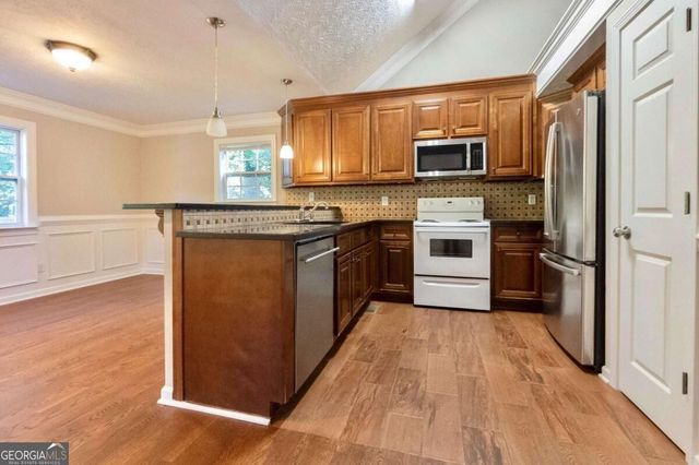 5507 Riverside Drive, Sugar Hill, GA 30518