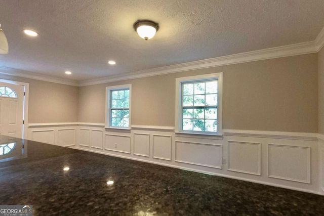 5507 Riverside Drive, Sugar Hill, GA 30518