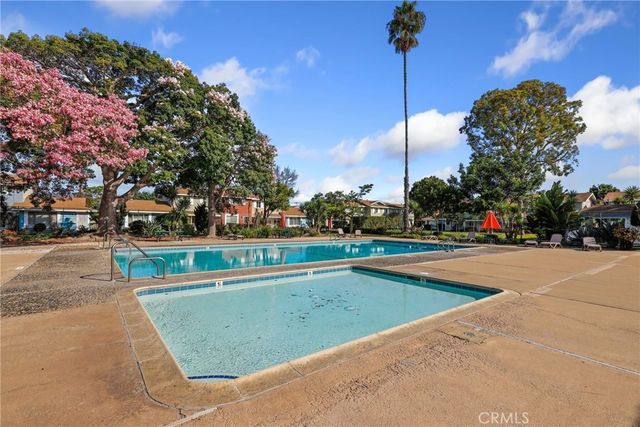 10160 Ascot Circle, Huntington Beach, CA 92646