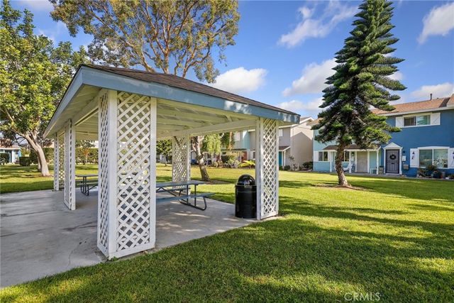 10160 Ascot Circle, Huntington Beach, CA 92646