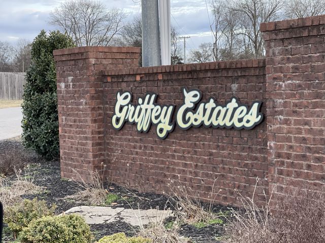857 Burley Barn Rd, Clarksville, TN 37042