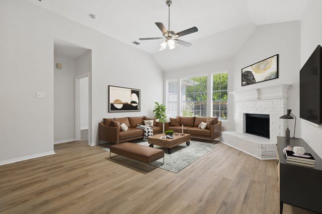 821 Pinnacle Circle, Lewisville, TX 75077
