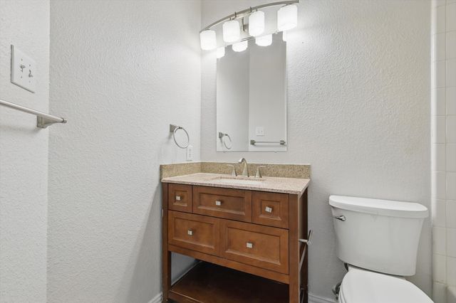 821 Pinnacle Circle, Lewisville, TX 75077