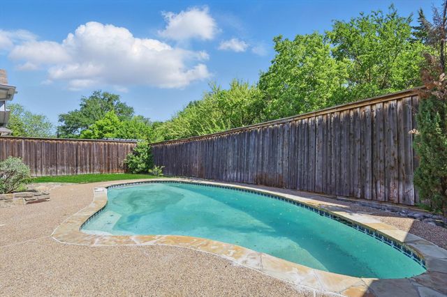821 Pinnacle Circle, Lewisville, TX 75077