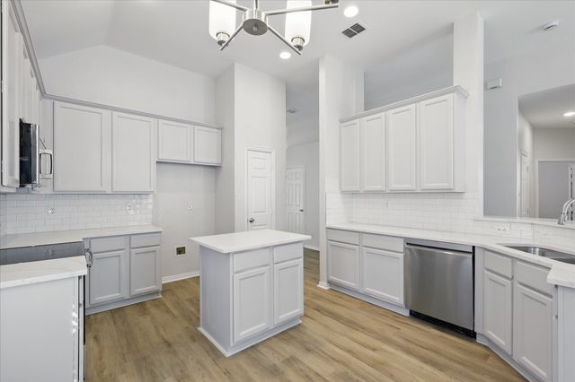821 Pinnacle Circle, Lewisville, TX 75077