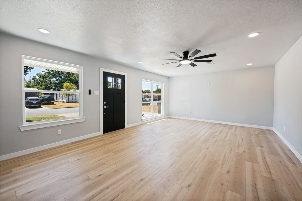 5517 Cottey Street, Fort Worth, TX 76119 — photo 2