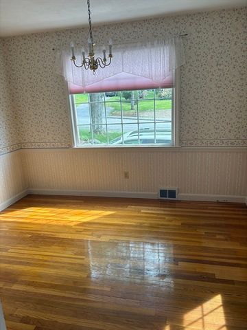 7 Richard Rd, Marlborough, MA 01752