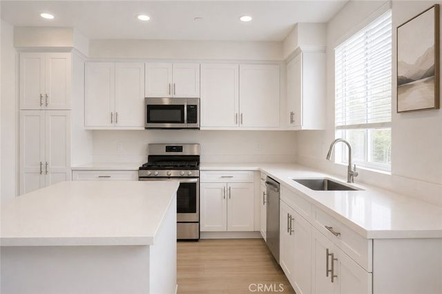 838 Savi Drive 105, Corona, CA 92878