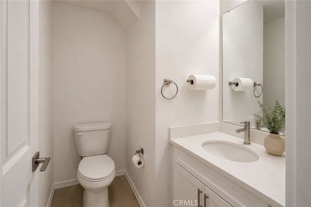 838 Savi Drive 105, Corona, CA 92878