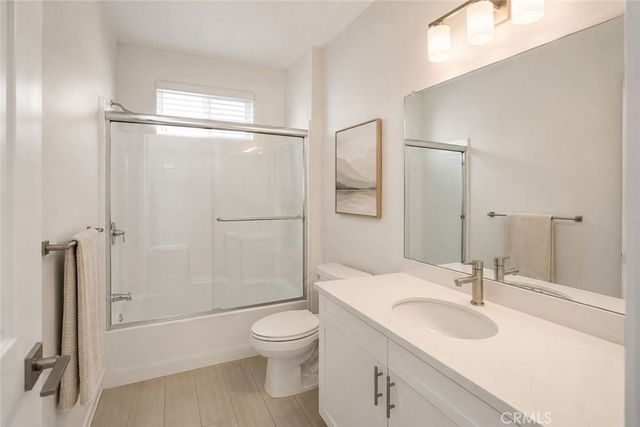838 Savi Drive 105, Corona, CA 92878