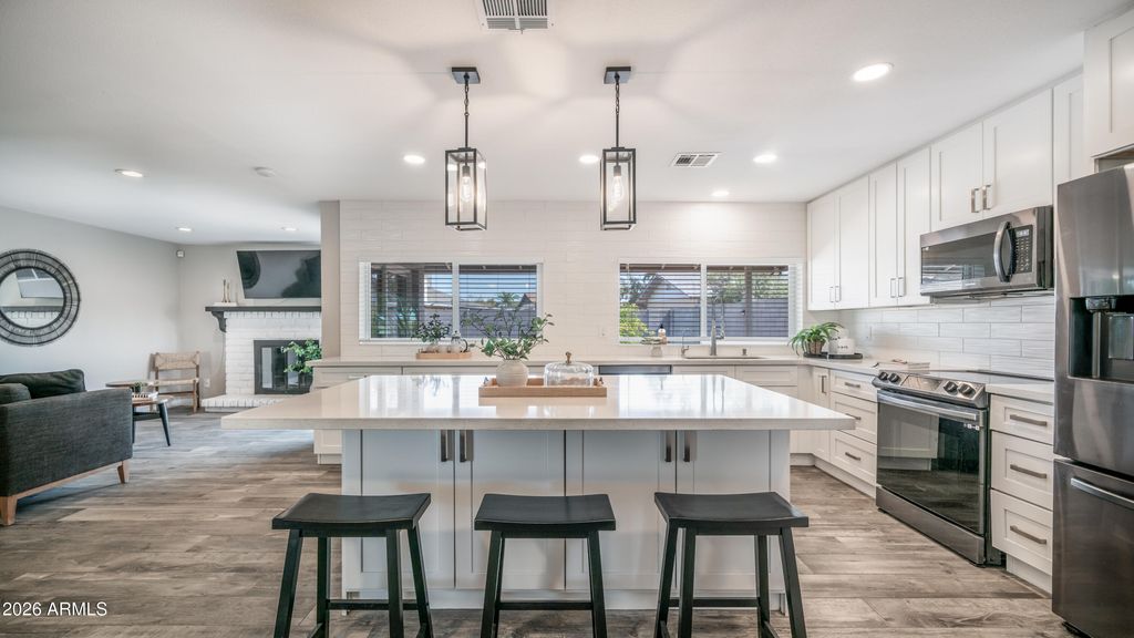 940 E HARMONY Avenue, Mesa, AZ 85204 — photo 4