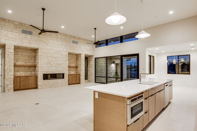 2769 W Black Cloud Court, Tucson, AZ 85745